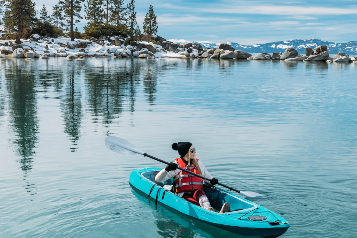 a small boat in a body of water